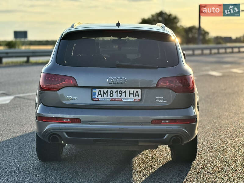 Внедорожник / Кроссовер Audi Q7 2013 в Сумах
