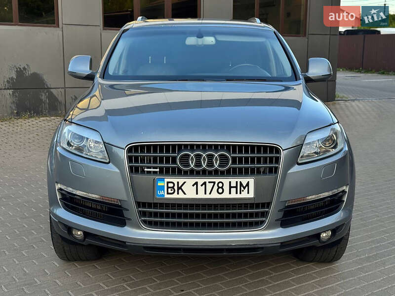Позашляховик / Кросовер Audi Q7 2006 в Рівному