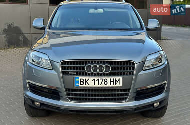 Внедорожник / Кроссовер Audi Q7 2006 в 