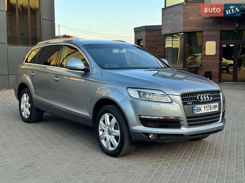 Позашляховик / Кросовер Audi Q7 2006 в Рівному