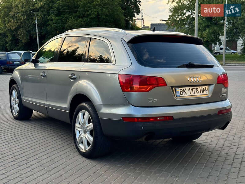 Позашляховик / Кросовер Audi Q7 2006 в Рівному