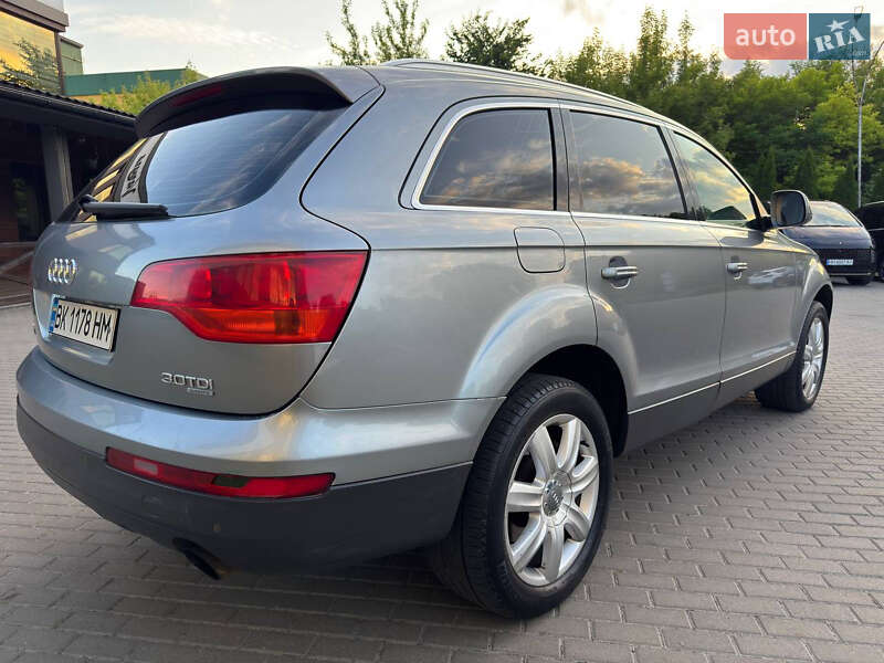 Позашляховик / Кросовер Audi Q7 2006 в Рівному