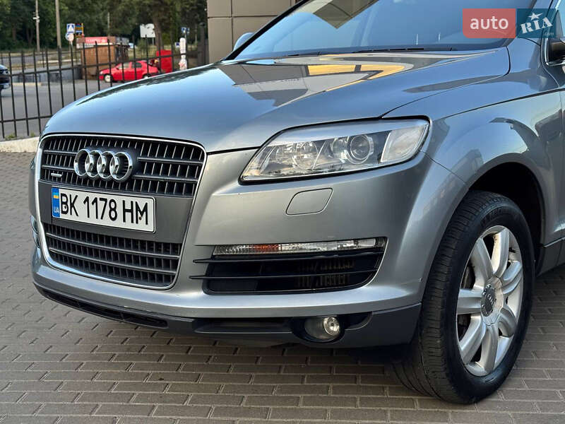 Позашляховик / Кросовер Audi Q7 2006 в Рівному