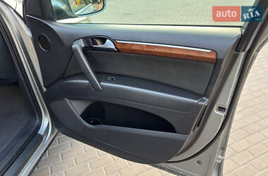 Внедорожник / Кроссовер Audi Q7 2006 в 