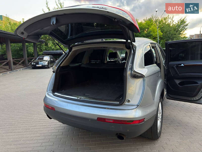 Позашляховик / Кросовер Audi Q7 2006 в Рівному