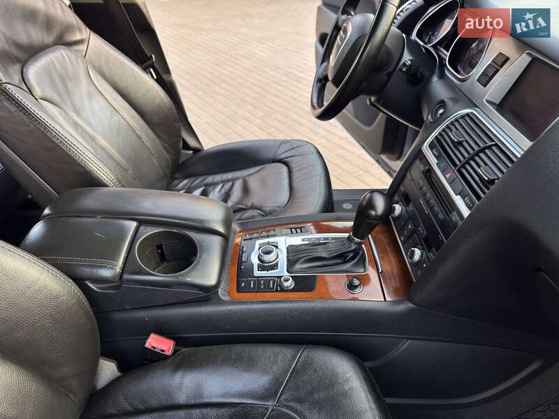 Позашляховик / Кросовер Audi Q7 2006 в Рівному