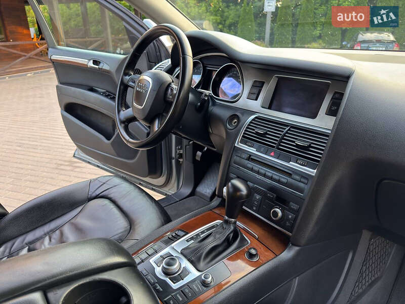 Позашляховик / Кросовер Audi Q7 2006 в Рівному