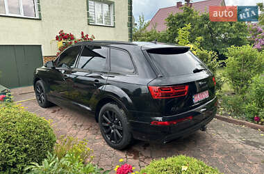 Внедорожник / Кроссовер Audi Q7 2016 в 