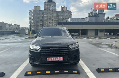 Внедорожник / Кроссовер Audi Q7 2016 в 