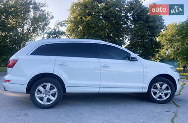 Позашляховик / Кросовер Audi Q7 2015 в 