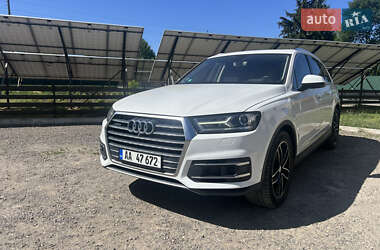 Позашляховик / Кросовер Audi Q7 2015 в 