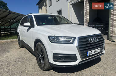 Позашляховик / Кросовер Audi Q7 2015 в 