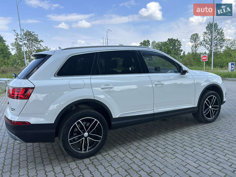 Внедорожник / Кроссовер Audi Q7 2015 в Подгайцах
