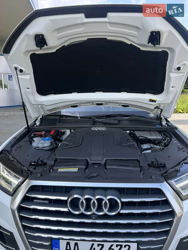 Внедорожник / Кроссовер Audi Q7 2015 в Подгайцах