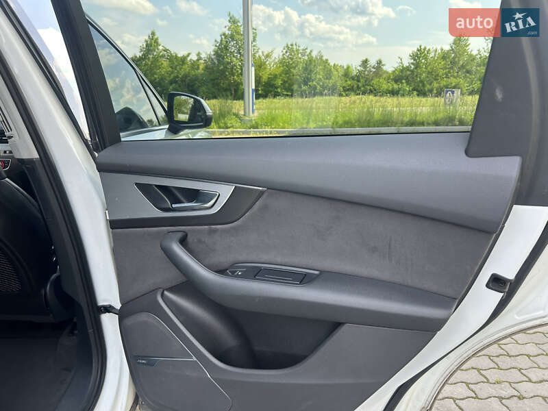 Внедорожник / Кроссовер Audi Q7 2015 в Подгайцах
