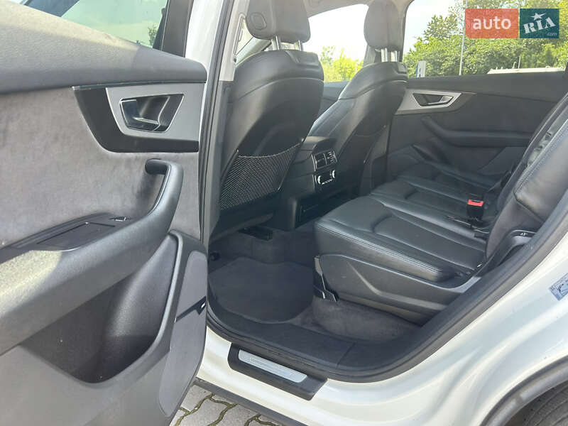 Внедорожник / Кроссовер Audi Q7 2015 в Подгайцах