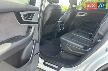 Позашляховик / Кросовер Audi Q7 2015 в 