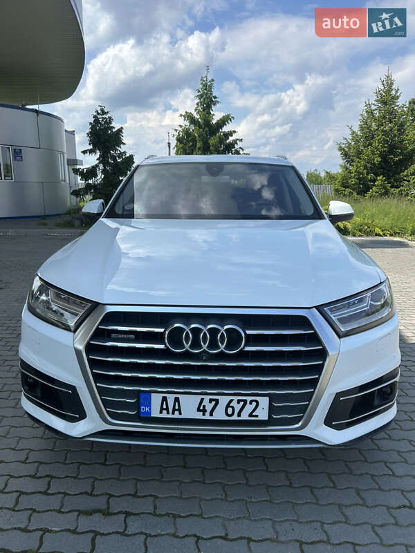 Внедорожник / Кроссовер Audi Q7 2015 в Подгайцах