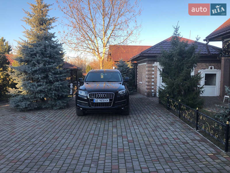 Внедорожник / Кроссовер Audi Q7 2014 в Кривом Роге