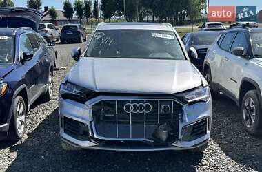 Внедорожник / Кроссовер Audi Q7 2021 в 