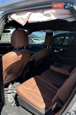 Внедорожник / Кроссовер Audi Q7 2021 в 