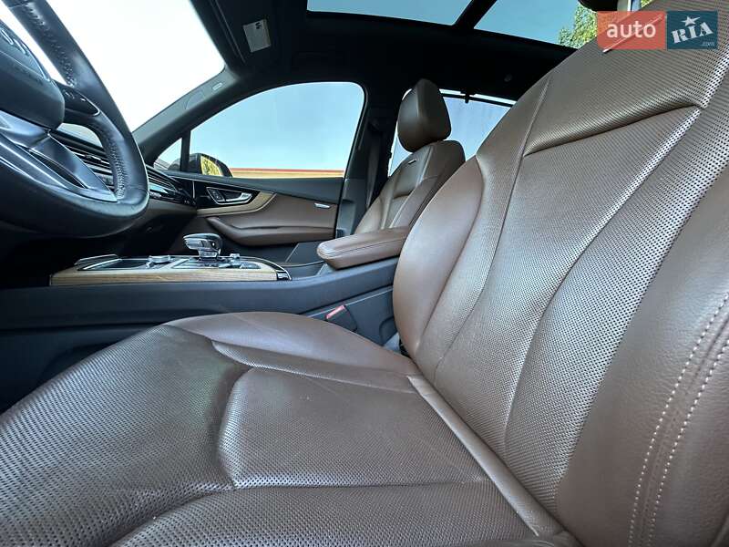 Внедорожник / Кроссовер Audi Q7 2017 в Луцке