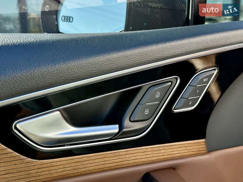 Внедорожник / Кроссовер Audi Q7 2017 в Луцке