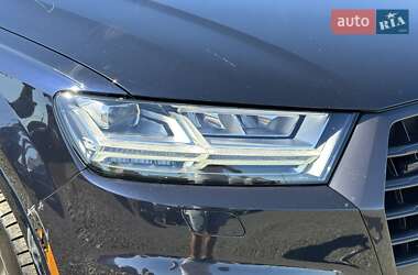 Внедорожник / Кроссовер Audi Q7 2017 в 