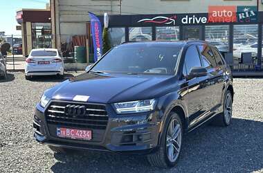 Внедорожник / Кроссовер Audi Q7 2017 в 