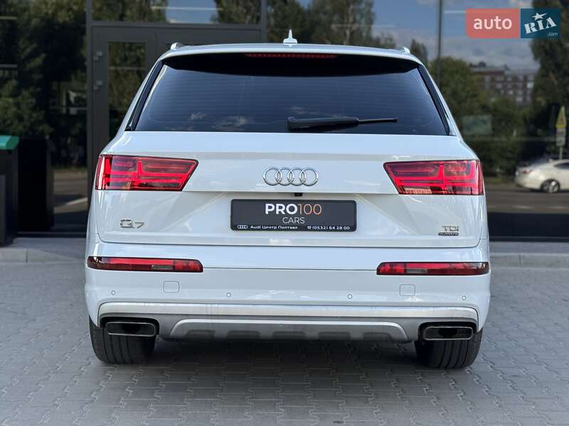 Внедорожник / Кроссовер Audi Q7 2016 в Киеве