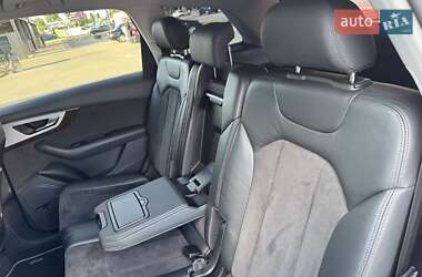 Внедорожник / Кроссовер Audi Q7 2016 в 