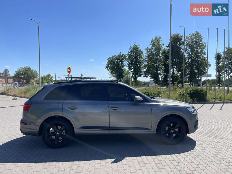 Внедорожник / Кроссовер Audi Q7 2018 в Виннице