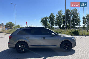 Внедорожник / Кроссовер Audi Q7 2018 в 