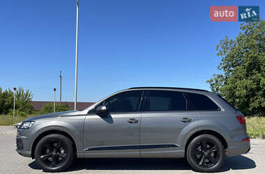 Внедорожник / Кроссовер Audi Q7 2018 в 