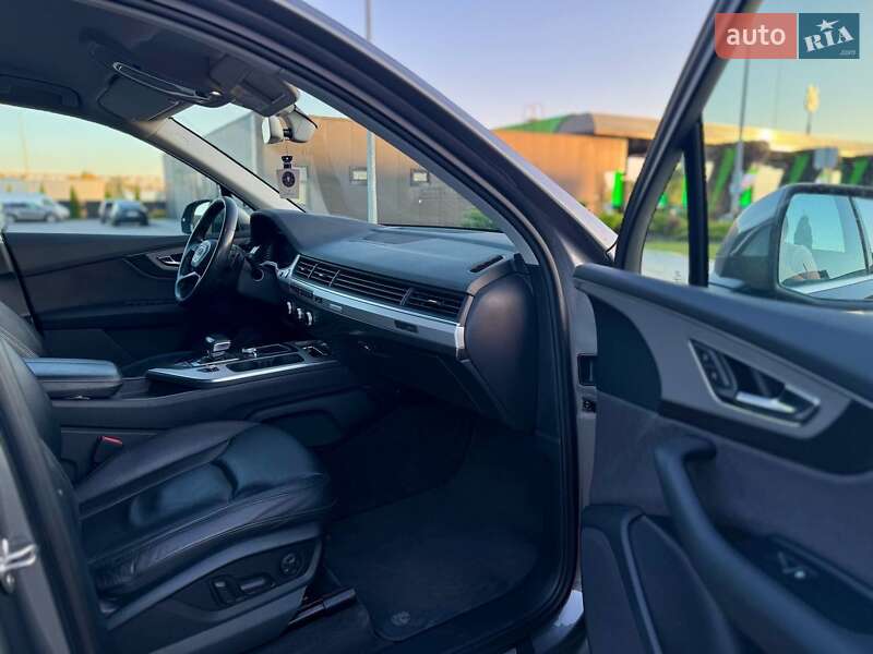 Позашляховик / Кросовер Audi Q7 2016 в Тернополі