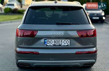 Внедорожник / Кроссовер Audi Q7 2016 в 
