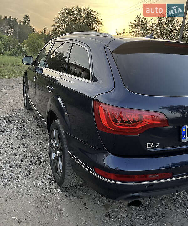 Внедорожник / Кроссовер Audi Q7 2013 в 