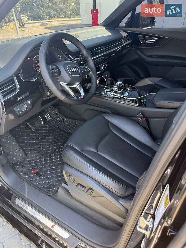 Внедорожник / Кроссовер Audi Q7 2018 в Киеве