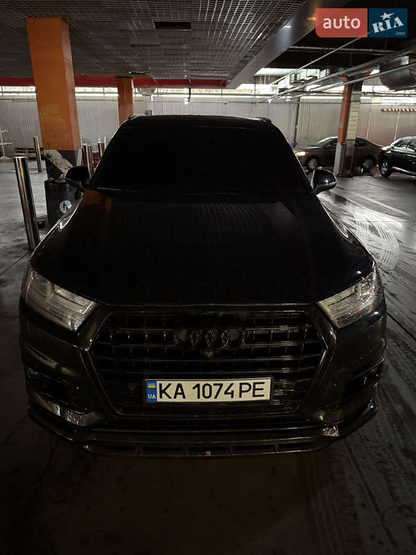 Внедорожник / Кроссовер Audi Q7 2018 в Киеве