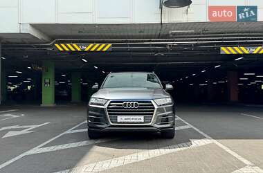 Внедорожник / Кроссовер Audi Q7 2018 в 