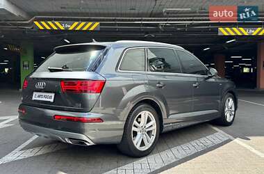 Внедорожник / Кроссовер Audi Q7 2018 в 