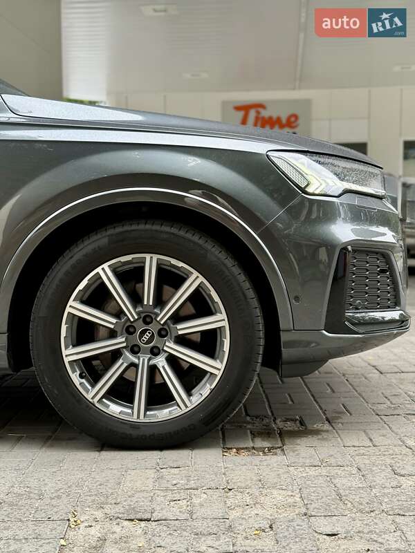 Внедорожник / Кроссовер Audi Q7 2021 в Днепре