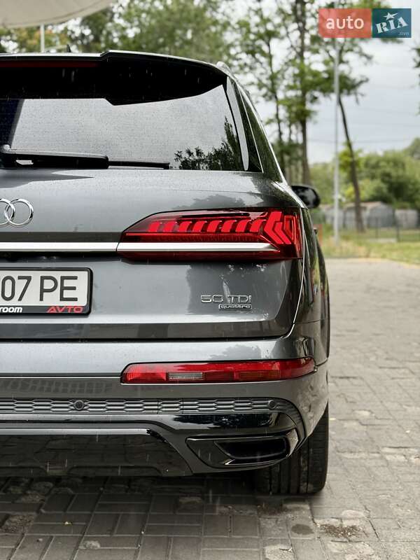 Внедорожник / Кроссовер Audi Q7 2021 в Днепре