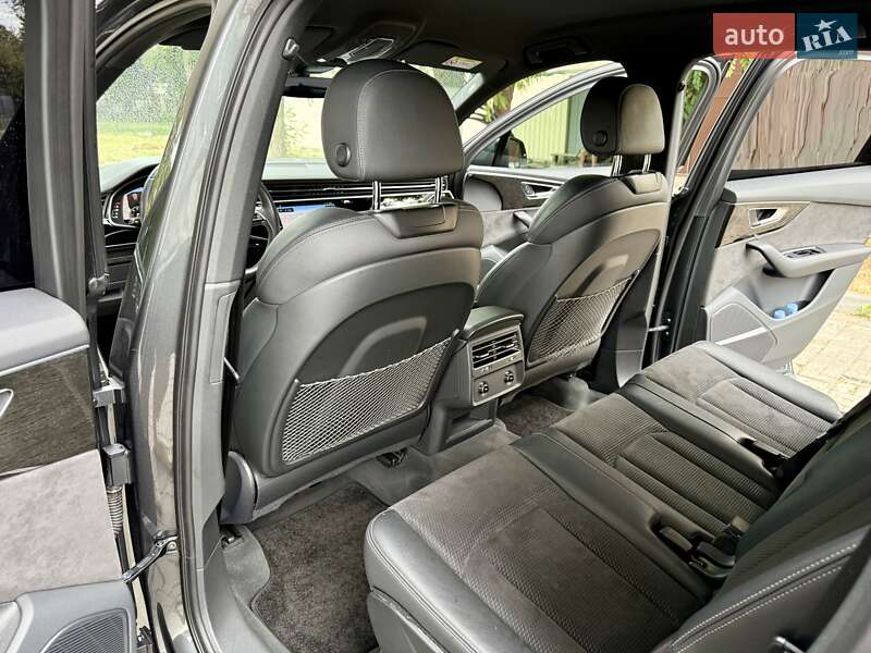 Внедорожник / Кроссовер Audi Q7 2021 в Днепре