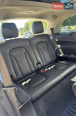 Внедорожник / Кроссовер Audi Q7 2012 в 