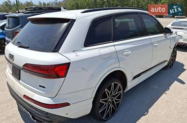 Позашляховик / Кросовер Audi Q7 2020 в 