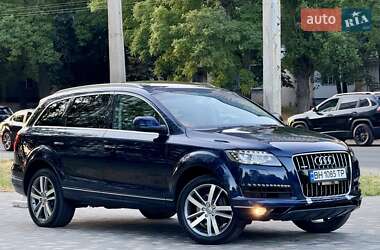 Позашляховик / Кросовер Audi Q7 2012 в 