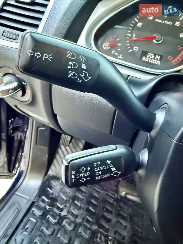 Внедорожник / Кроссовер Audi Q7 2012 в Одессе