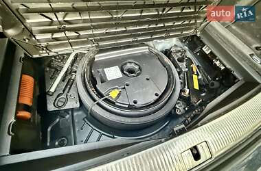 Позашляховик / Кросовер Audi Q7 2012 в 