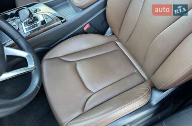 Внедорожник / Кроссовер Audi Q7 2016 в 